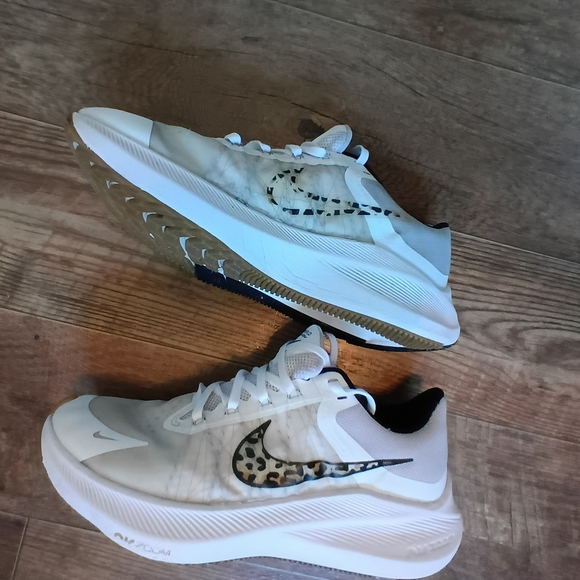 Nike Winflo 8 Premium White Leopard Women's Shoes - Picture 11 of 14